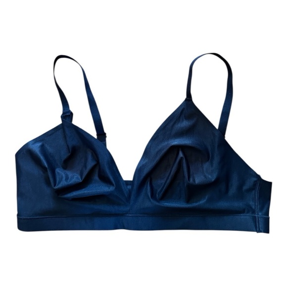 Victoria’s Secret Shapewear by Victoria Sheer Smoothing Bralette - Picture 4 of 9